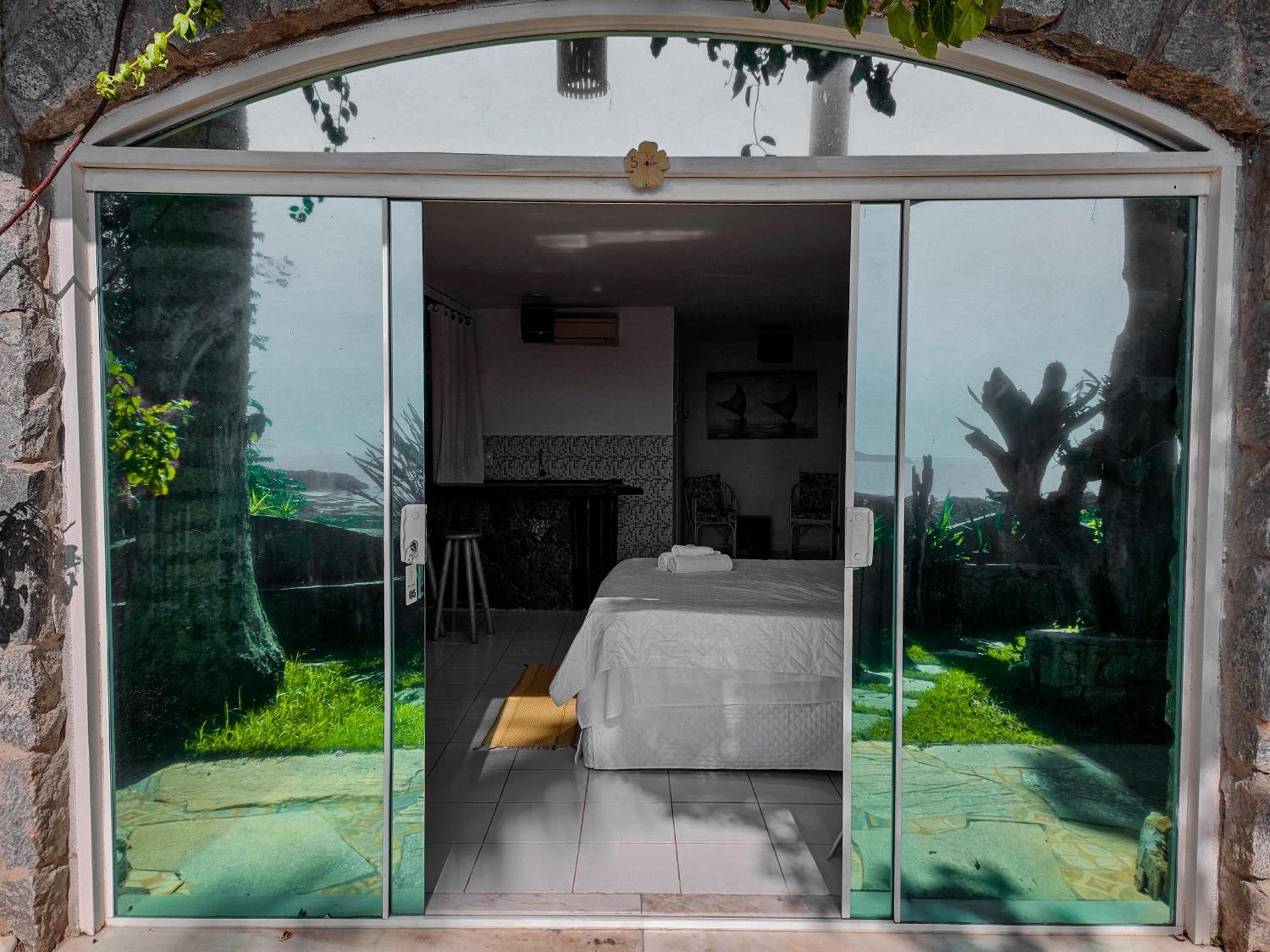 Готель Bella Vista Ocean View Армасан-душ-Бузіус Екстер'єр фото Sliding doors