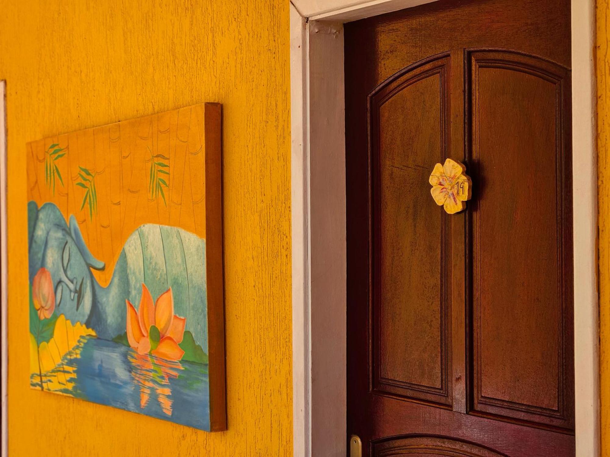 Готель Bella Vista Ocean View Армасан-душ-Бузіус Екстер'єр фото A door knocker