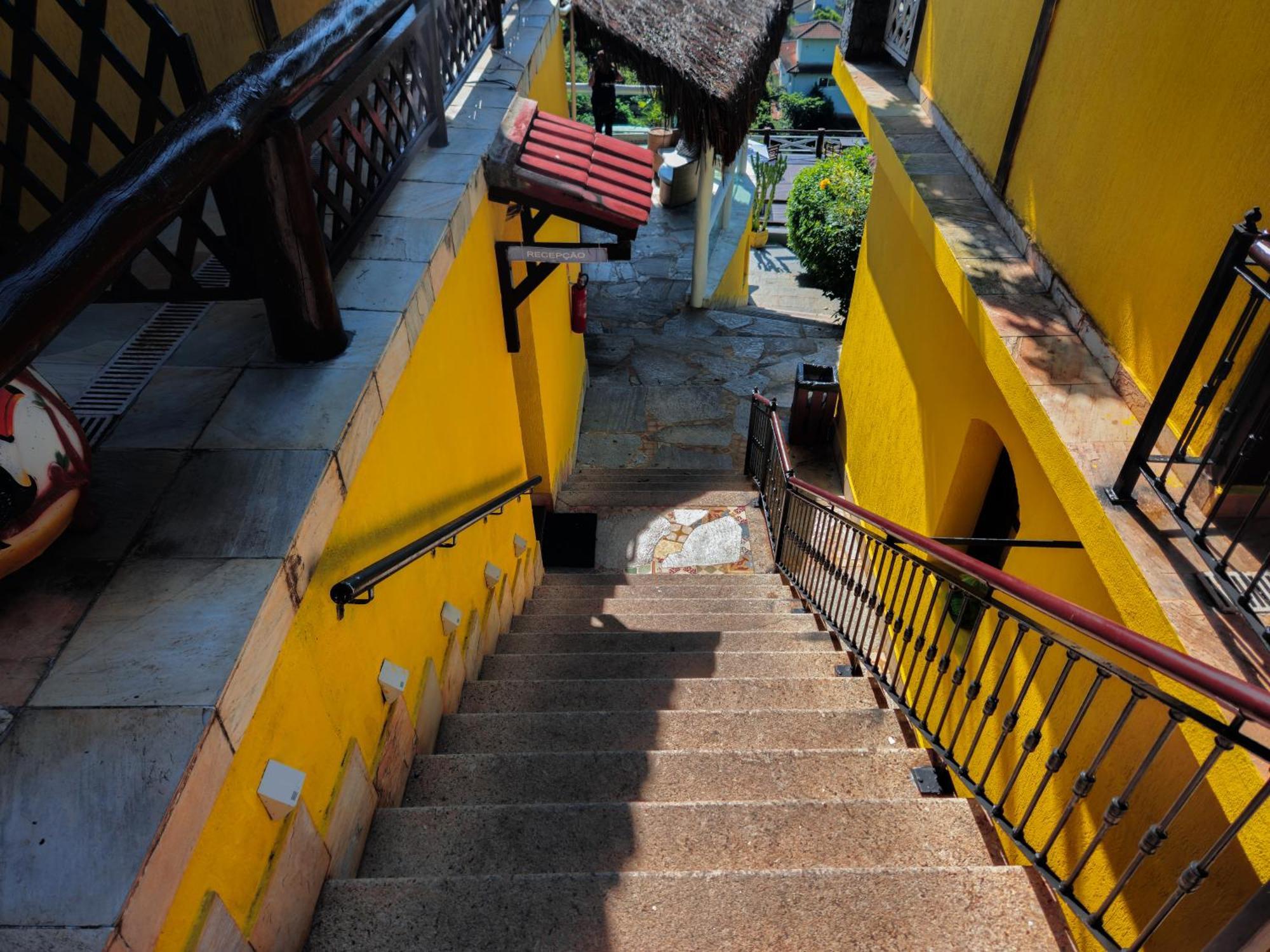 Готель Bella Vista Ocean View Армасан-душ-Бузіус Екстер'єр фото Stairs to the temple