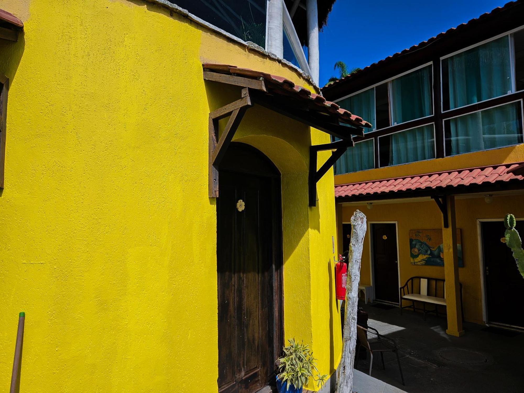 Готель Bella Vista Ocean View Армасан-душ-Бузіус Екстер'єр фото Casa de Cultura Francesa
